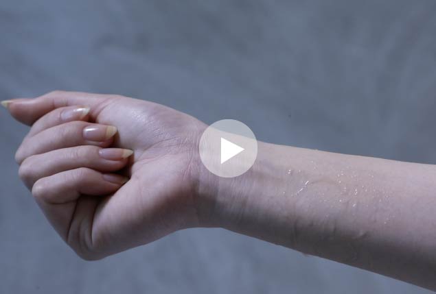 お湯だけで落とせる肌 にやさしいウォーターファンデーション